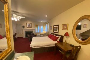 King Suite at The Hartland Inn