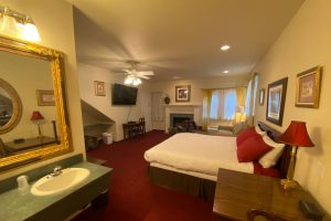 King Suite at The Hartland Inn