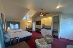 Queen Suite - The Hartland Inn