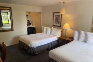 Motel Rooms - The Hartland Inn