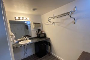 Motel Rooms - The Hartland Inn
